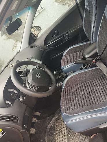 turbo az panorama: Kia Cee’d – hetçbek, qara rəng. - Sürətlər qutusu: mexaniki - Kuzov: 5 — 6