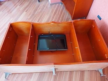 reception masa: Təcili satılır mənzildən çıxmalıdır. Qiymət çox ucuz — 5