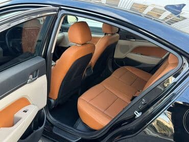 kia ceed 2010: Hyundai Elantra: 0.2 l | 2017 il Sedan — 9