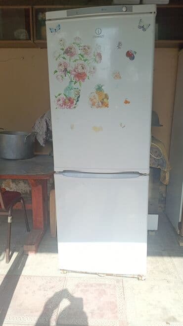 soyuducu indesit: İki ədəd soyuducu 1) Qəhvəyi korpuslu, yuxarıda dondurucu bölməsi — 3