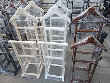 asilqan paltar: Bu, paltarların səliqəli saxlanması üçün nəzərdə tutulmuş taxta — 3