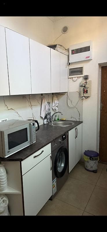 tek kravat gence: Metbex mebelı satılır📍yaxşı vezıyyetde📍olcu deqiq bilinmir📍uzerınde — 1