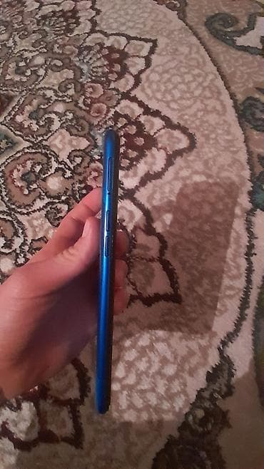 Məhsul: Smartfon Təsvir: - Rəng: mavi - Korpus: nazik profil, sağ