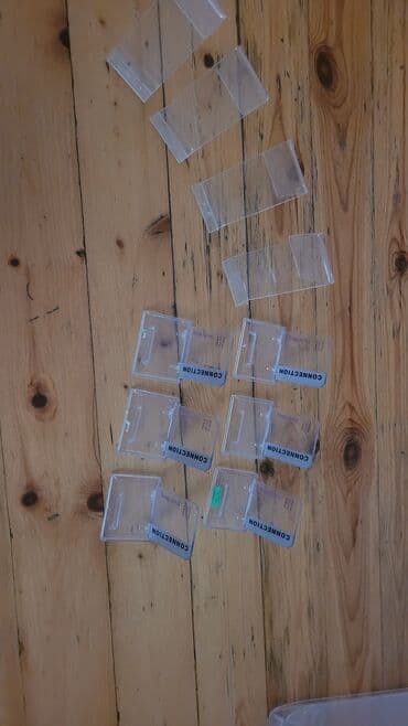 акриловый вкладыш в ванну: Akrildən şəffaf masaüstü stendlər dəsti. - Kiçik ölçülü, L‑formalı — 2