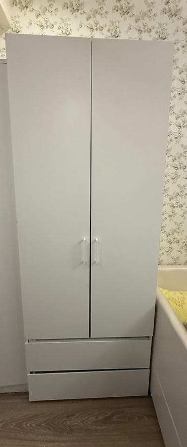 metbext dolabi: Ağ rəngli iki qapılı paltar dolabı - Minimalist dizayn, ağ korpus və — 3