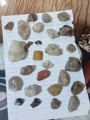 jaluz qapilar satilir: Təbii dekorativ daşlar – müxtəlif ölçü və rəng çalarlarında qarışıq — 1