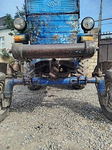 2 el scooter: Mavi rəngli təkərli kənd təsərrüfatı traktoru - Korpus: kabinli, iki — 7