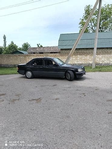 mersedes 190 sol guzgusu: Mercedes-Benz 190 (W201): 2 l | 1990 il Sedan — 2