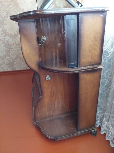 kohnə taxta: Düz TV altlığı, Polkalı, Taxtalı, Türkiyə — 2