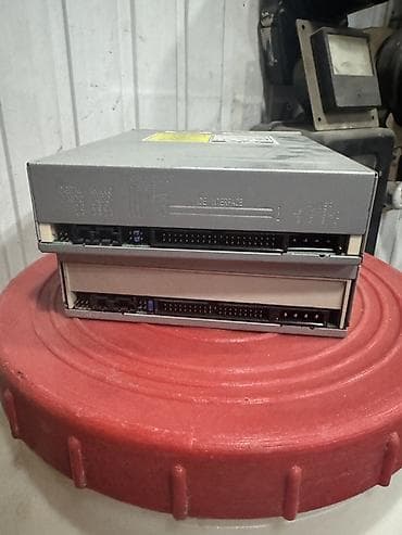 ASUS optik sürücü dəsti - Model 1: ASUS CD-S520/A – 52xmax CD-ROM -