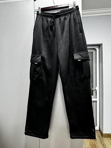 Cinslər: Qara kişi cargo şalvarı - Model: Cargo stil, düz kəsim - Rəng: Qara - — 1