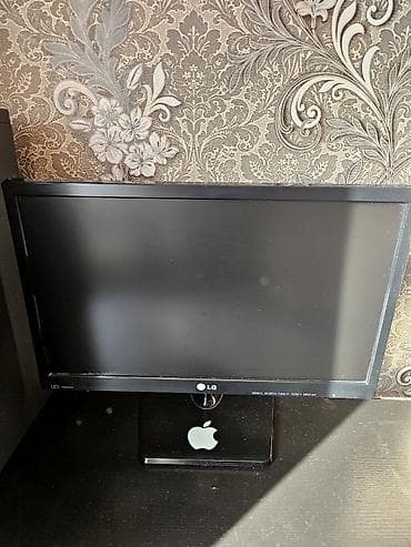 Modemlər və şəbəkə avadanlıqları: Masaüstü kompüter + monitor seti Xüsusiyyətlər: - RAM: 4 GB - Korpus — 4