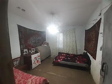 ev: Satılır: Həyət evi (şəkillərdə göstərilən) 4 otaqli evdi15 sot — 2