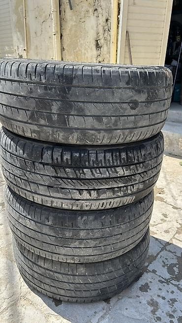 Şin və təkərlər: 4 ədəd teker satilir . Olculeri : 235.55.19. Tekerin 1 ededi zedelidi — 3