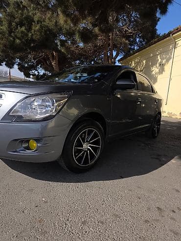 super soco tc: Chevrolet Cobalt sedan - Korpus: boz rəng, 4 qapı, aerodinamik — 2