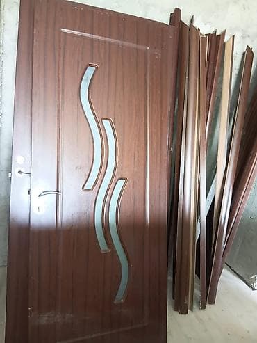 Taxta qapı dəsti - Material: ağac əsaslı, tünd qəhvəyi ağac naxışlı
