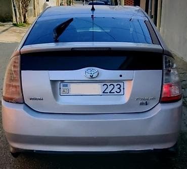 111 mator: Toyota Prius: 1.6 l | 2007 il Hetçbek — 2