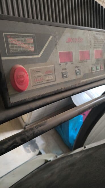 Giryalar: Jkexer qaçış trenajoru - İdarə paneli: vaxt, məsafə, kalori və nəbz — 1