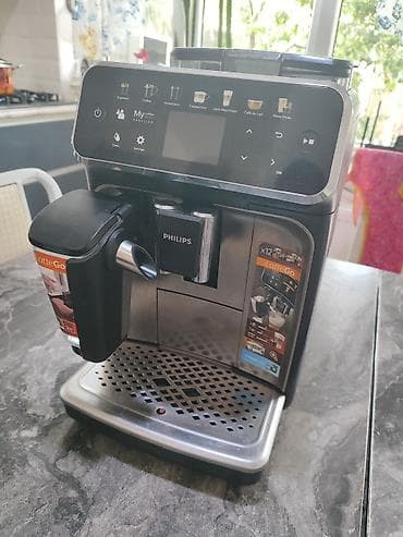 Qəhvə maşını Philips, Avtomat, Üyüdücü ilə, İşlənmiş — 1