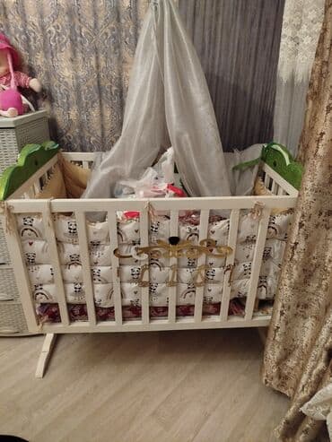 xoş gəldin oğlum: Oğlan və qız üçün, Dördbucaq, Beşik, Dəst ilə, Yellənmə mexanizm ilə — 1