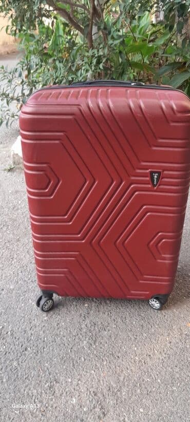 boyuk hovuz: Lok Polo’s sərt qabıqlı səyahət çamadanı - Rəng: tünd qırmızı (bordo) — 3