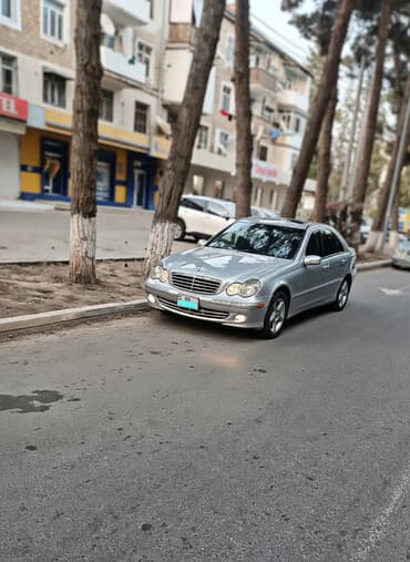 minik maşınlar: Mercedes-Benz C 240: 2.4 l | 2005 il Sedan — 1