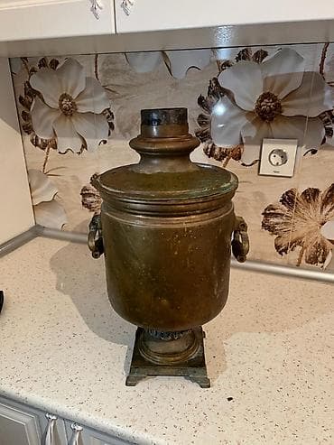 qedim samovar: Samavar mis 1870 ci il möhürlü Товарищество Баташева (“Bataşev — 3