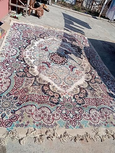 Digər ev dekoru: Xalça – klassik Şərq naxışlı, böyük ölçülü - Dizayn: Mərkəzdə — 2