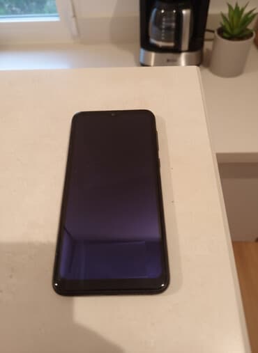 huawei nova 12i qiymeti: Smartfon - Tam ekranlı, nazik çərçivəli dizayn - Ön tərəfdə damla — 1