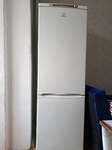 İşlənmiş 2 qapılı Indesit Soyuducu Satılır, rəng - Ağ