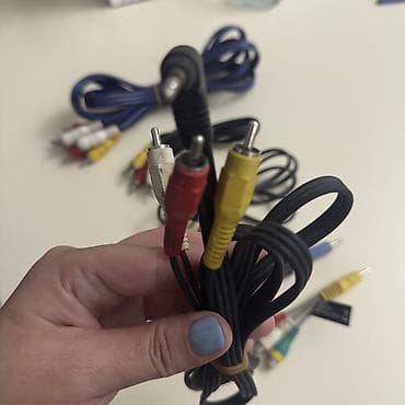 ekran samsung s8: Mağaza bağlanıb deyə evdən satıram RCA və AV kabel dəsti Məzmun: - — 5