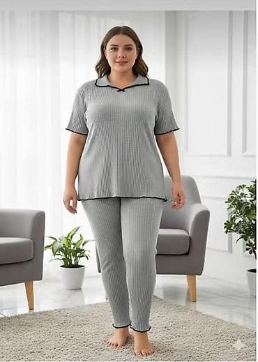 Böyük ölçülü qadın pijama dəsti
3 ve 4 xl Yeni — 1