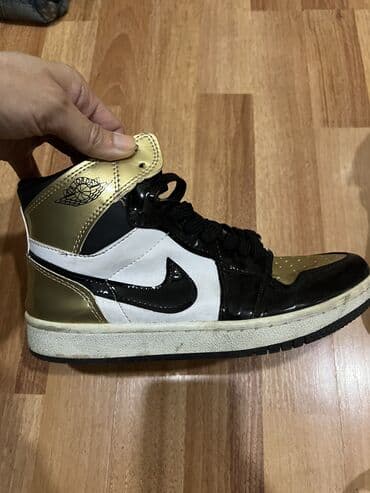 женские беговые кроссовки nike: Nike, Ölçü: 38, rəng - Qara, İşlənmiş — 1