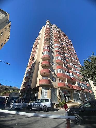 Təcili satılır!!! Şəhərin mərkəzində 8 Noyabr metrosuna piyada 6-7 — 5