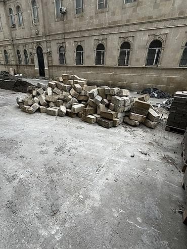 Sendviç panellər: Məhsul: Təbii daş/brusoklar (ləhləli kobud kəsim) Sayı texmini 100-150 — 1