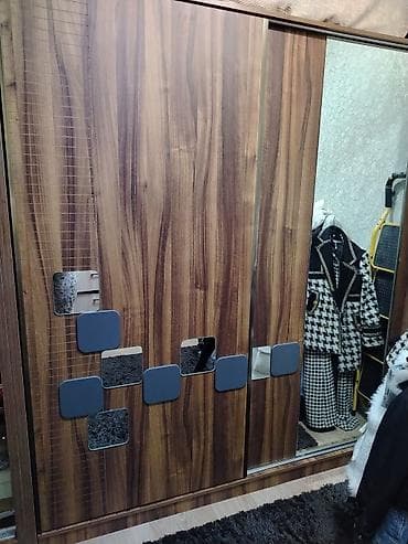 İşlənmiş, 2 qapılı, Güzgülü, Qəhvəyi, Taxta, Kupe, Düz dolab lalafo.az -da İşlənmiş, 2 qapılı, Güzgülü, Qəhvəyi, Taxta, Kupe, Düz dolab