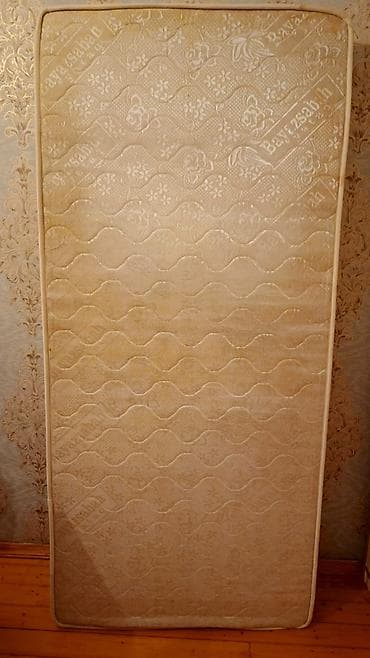 işlenmiş matras: Böyüklər üçün İşlənmiş Döşək — 1