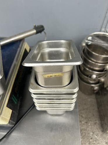 pol seki: Paslanmayan poladdan qastronom küvetlər (GN qablar) dəsti - Material — 2