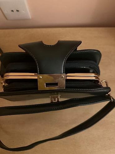 mekteb çanta: Tund yashil rengli deri canta kicik olcudedir yenidir 25 manat — 4