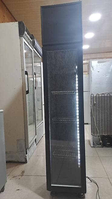 Vitrin tipli içkilər üçün soyuducu şkaf - Şaquli vitrindir, şüşə