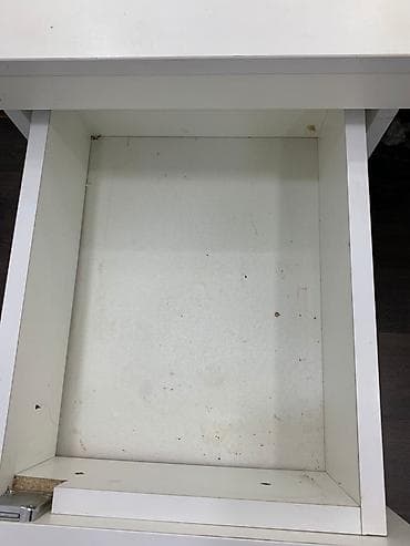 lak pol: İşlənmiş, Makiyaj üçün masa, Güzgülü — 4