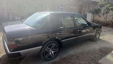 niva baqaji: Mercedes-Benz E 230: 2.3 l | 1991 il Sedan — 7