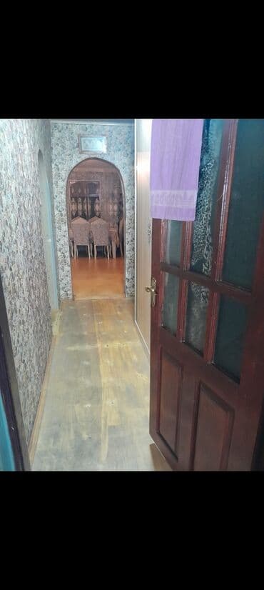 tələbələr üçün kirayə evlər otaq yoldası: 4 otaqlı, 80 kv. m — 8