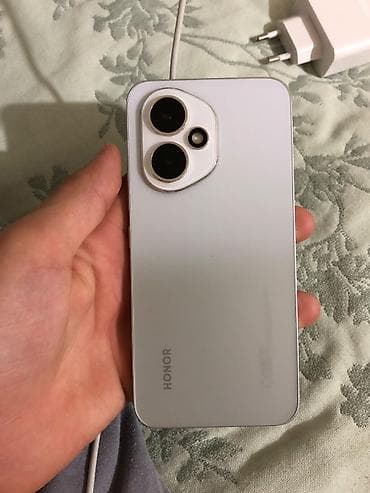 google pixel fold: Satılır: Android smartfon Xüsusiyyətlər: - Ön paneldə mərkəzi dairəvi — 6