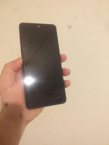 klas 6: Xiaomi 128 GB, rəng - Göy, 
 Sensor — 2