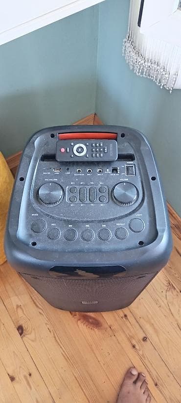 sony mp3 player: Dinamik əla vəziyyətdədir. usb blutuz aux micro kart karaoke 2 — 3