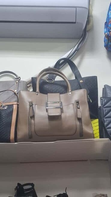 gümüş qolbaqlar kişi üçün: Qadın əl çantaları – bej/qəhvəyi tonlarda klassik modellər - — 1