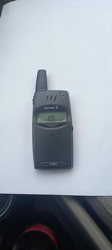 digital tv tuner: Ericsson T28s mobil telefon - Klassik qapaqlı dizayn, antenalı — 1