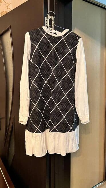 Razmer (42-44) . Qiymət 20azn