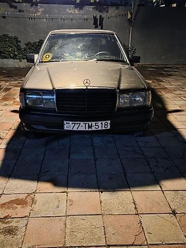 mercedes e class: Mercedes-Benz 190 (W201): 1.8 l | 1992 il Sedan — 8